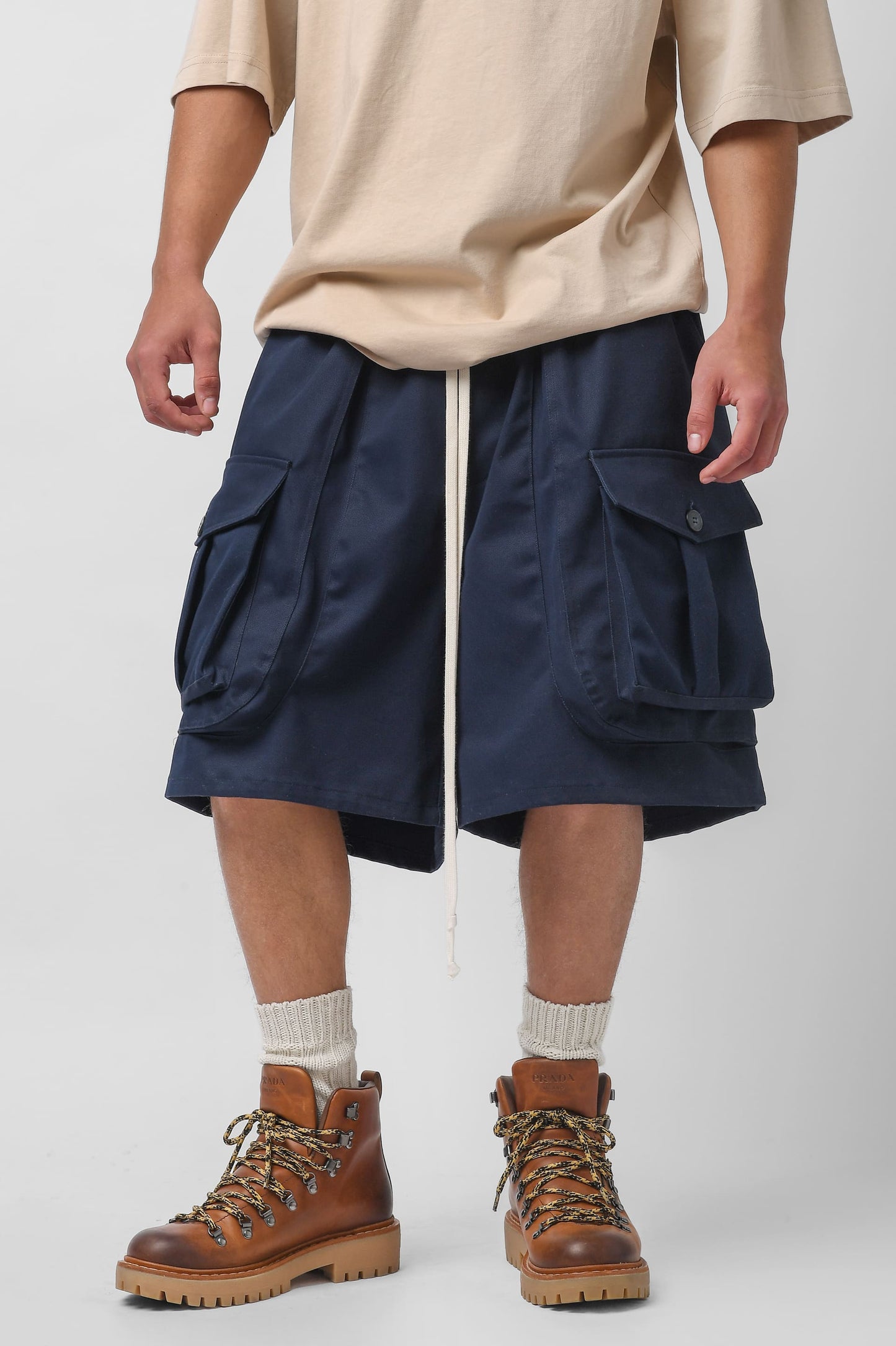 Bermuda con tascone blu